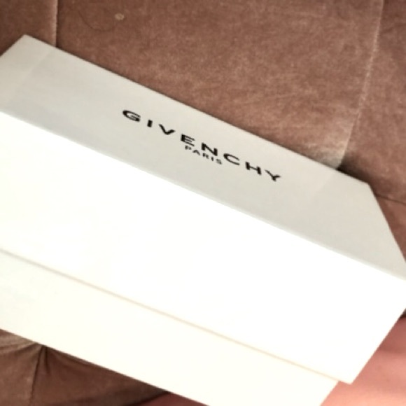 GIVENCHY PARIS eyeglasses white hard case empty box size7.75 x 3.75x 2.5preowned - Picture 4 of 7